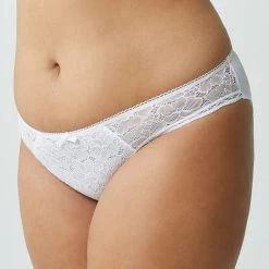 Slip Star White Luccia -Belle Lingerie Soldes BL02409 016 WEB 1 759188a8 7cf2 4183 be5d 5e27126f2e8c