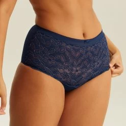 Culotte Marine CAPRI 7 Culotte Marine CAPRI -Belle Lingerie Soldes BL03500 021 WEB 1 ccd3fc93 2785 4d8e b08f 1e5c9e292116