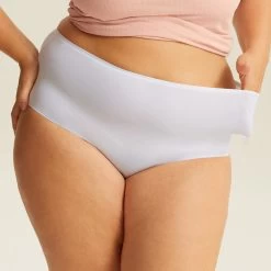 Culotte Très Haute One Size Star White JUST ONE MICRO 8 Culotte Très Haute One Size Star White JUST ONE MICRO -Belle Lingerie Soldes BL04600 016 WEB 1 813d9101 b72f 477c 9191 8de34f0c90cb