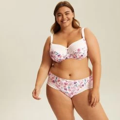 Shorty Ivoire Imprimé MARBELLA 9 Shorty Ivoire Imprimé MARBELLA -Belle Lingerie Soldes BL07494 9A6 WEB 3 17f60a3e 4525 44d0 81d8 fee1c1e90306