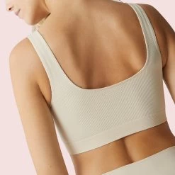 Soutien-gorge Sans Armatures Nude Just Essential -Belle Lingerie Soldes BL10802 043 WEB 2 f0704672 b694 450d 8b8b 73ad1bd25471