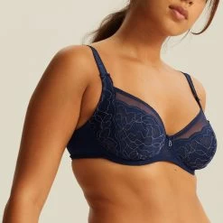 Soutien-gorge Emboîtant Avec Armatures Marine CAPRI 8 Soutien-gorge Emboîtant Avec Armatures Marine CAPRI -Belle Lingerie Soldes BL14500 021 WEB 11